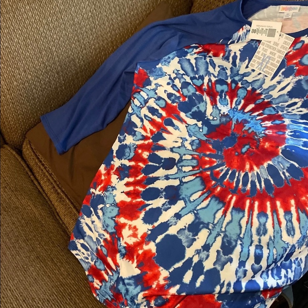 Brand new Lularoe Randy top